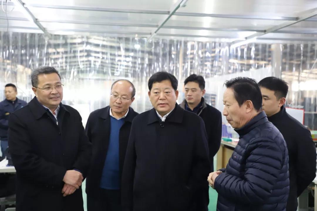 济南市莱芜区人民政府 图片新闻 莱芜区委书记朱云生