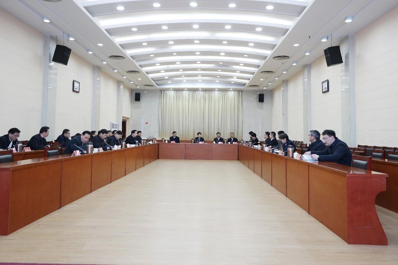 莱芜区委常委会召开会议 学习习近平总书记重要署名文章 研究纵深推进全面从严治党等事项