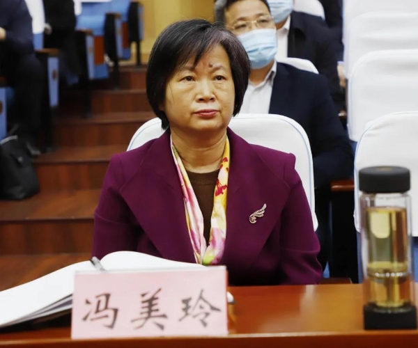 区委副书记,区长秦蕾,区人大常委会主任高永胜,区政协主席冯美玲