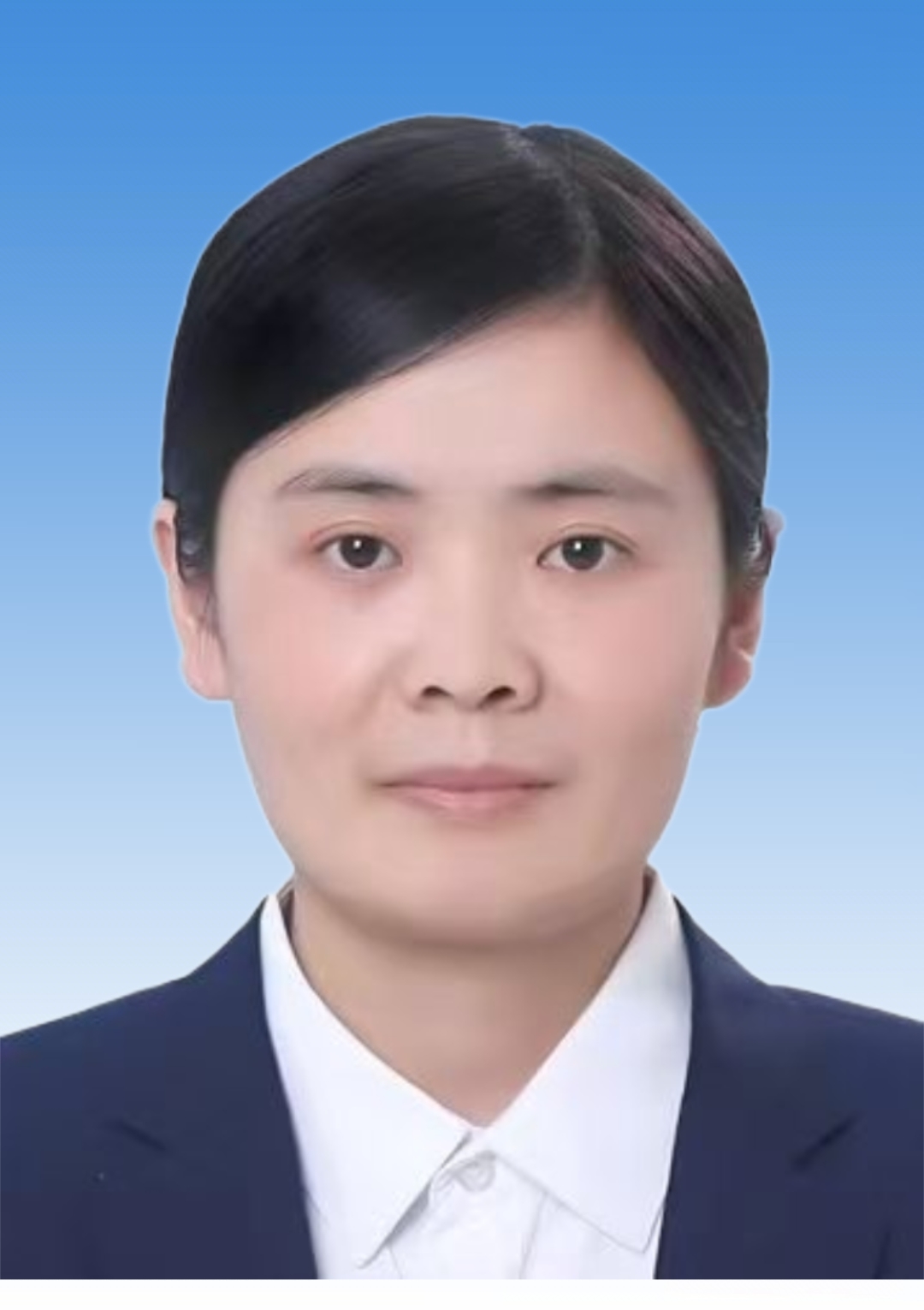 邵芳主任 蓝底渐变照.jpg